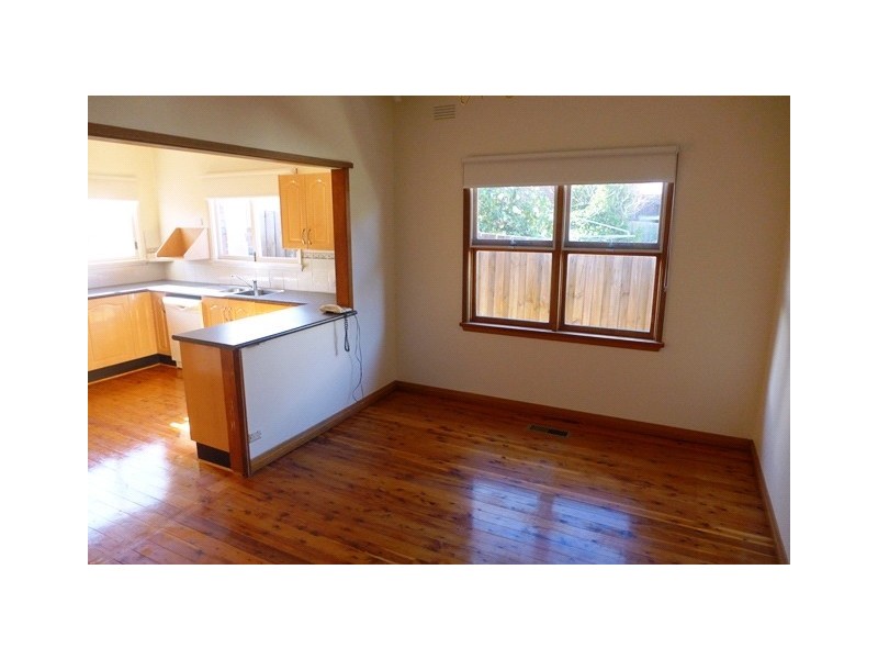 4 Camden Road, Newtown VIC 3220