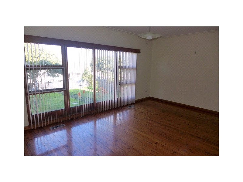 4 Camden Road, Newtown VIC 3220