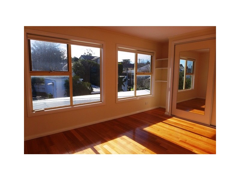 4 Camden Road, Newtown VIC 3220