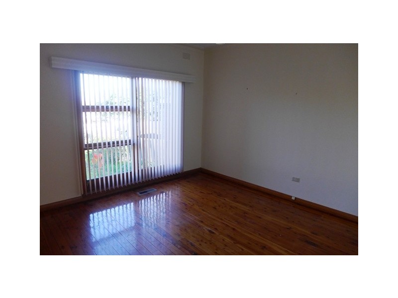 4 Camden Road, Newtown VIC 3220