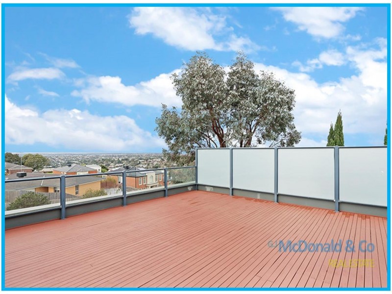 5 Hillcrest Court, Highton VIC 3216
