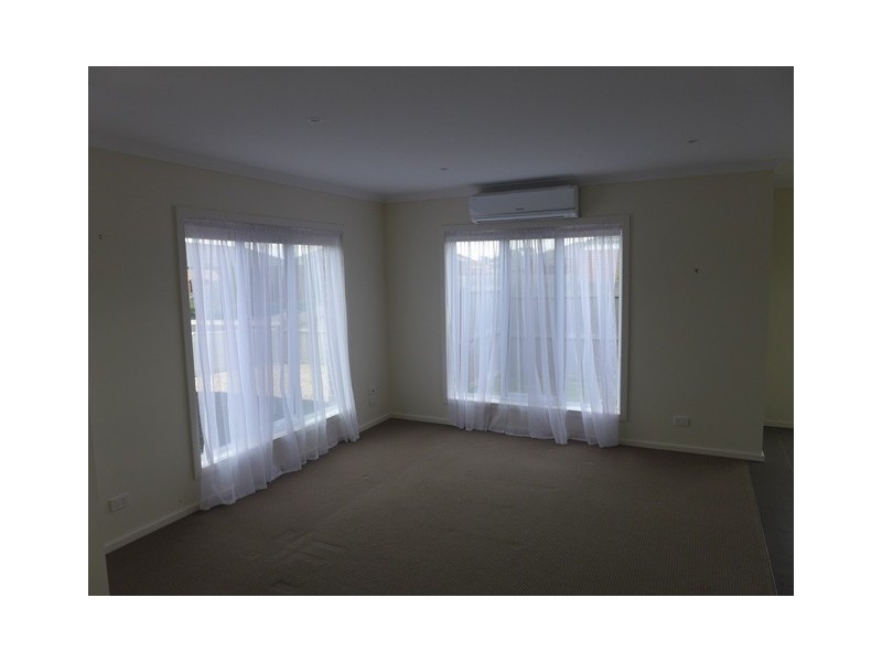 1/8 Nikola Court, Marshall VIC 3216