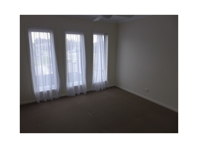 1/8 Nikola Court, Marshall VIC 3216