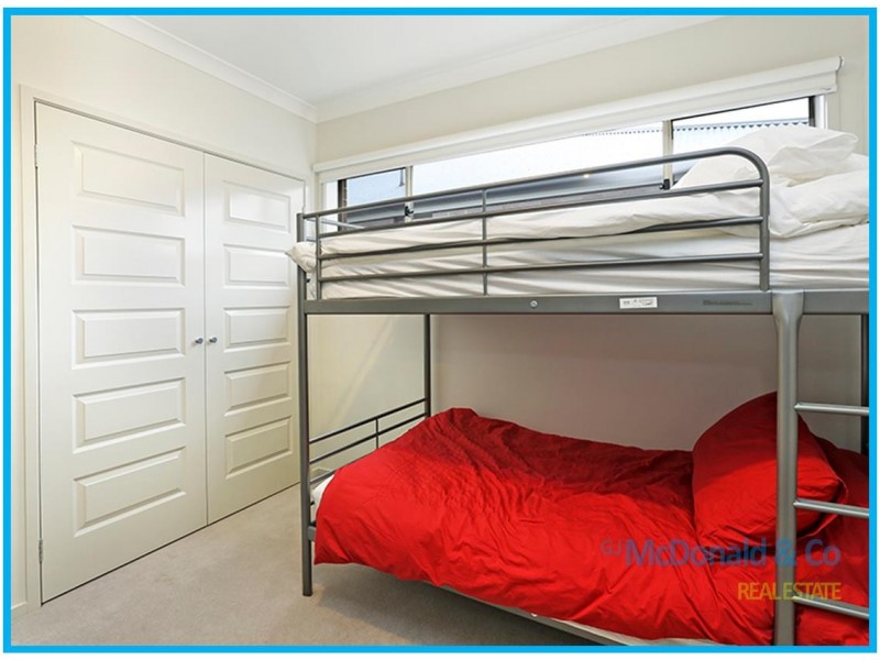 17 Yeoman Crescent, Leopold VIC 3224