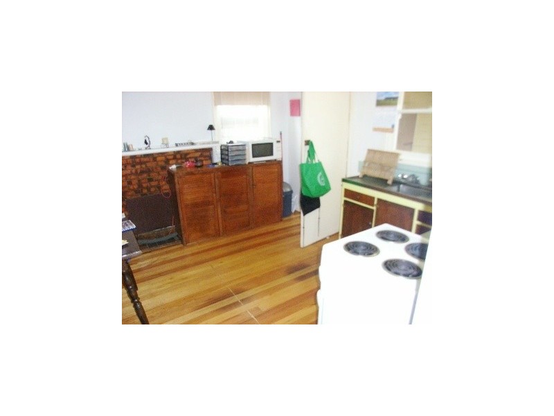 4 Rose Court, Newcomb VIC 3219