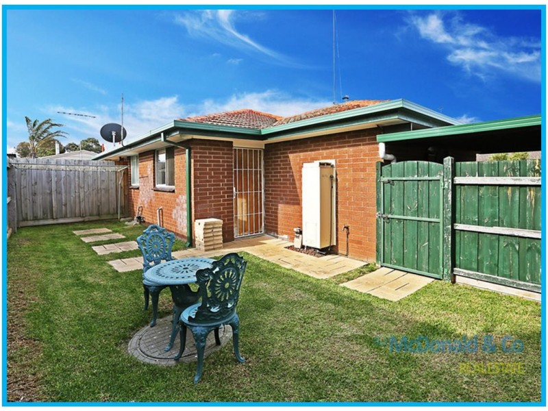 2/8 Casaceli Court, Whittington VIC 3219