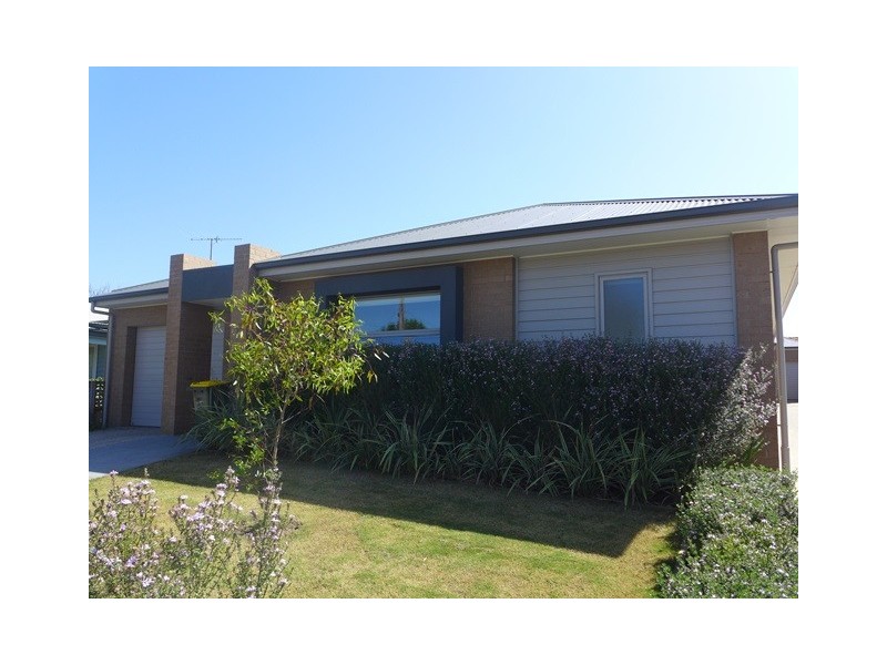 1/146 West Fyans Street, Newtown VIC 3220
