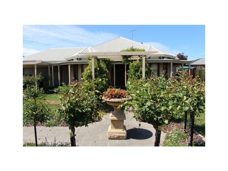 12 Chandon Court, Waurn Ponds VIC 3216