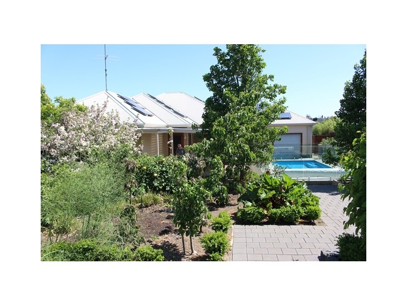 12 Chandon Court, Waurn Ponds VIC 3216