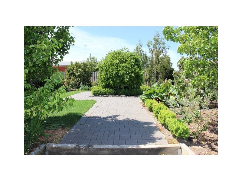 12 Chandon Court, Waurn Ponds VIC 3216