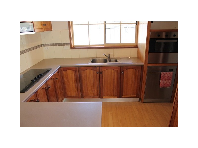 2/6A Huntington Street, Newtown VIC 3220