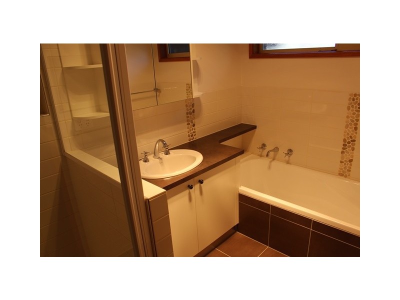 2/6A Huntington Street, Newtown VIC 3220