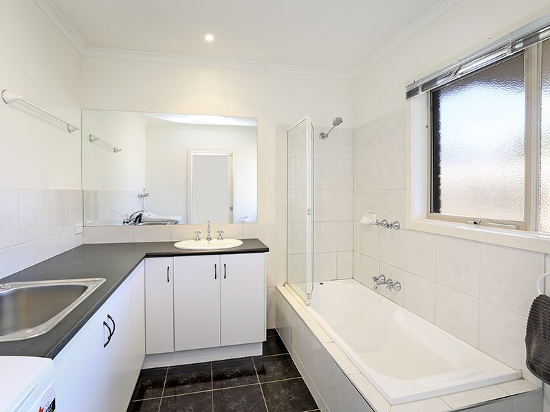 2/5 Weddell Road, North Geelong VIC 3215