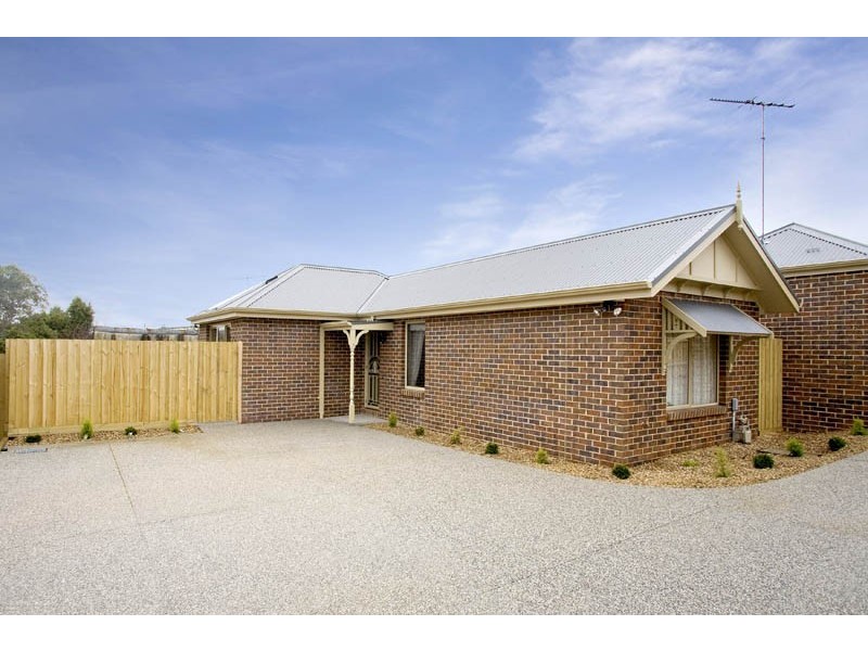 2/14 Regent Street, Belmont VIC 3216
