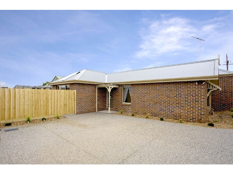 2/14 Regent Street, Belmont VIC 3216
