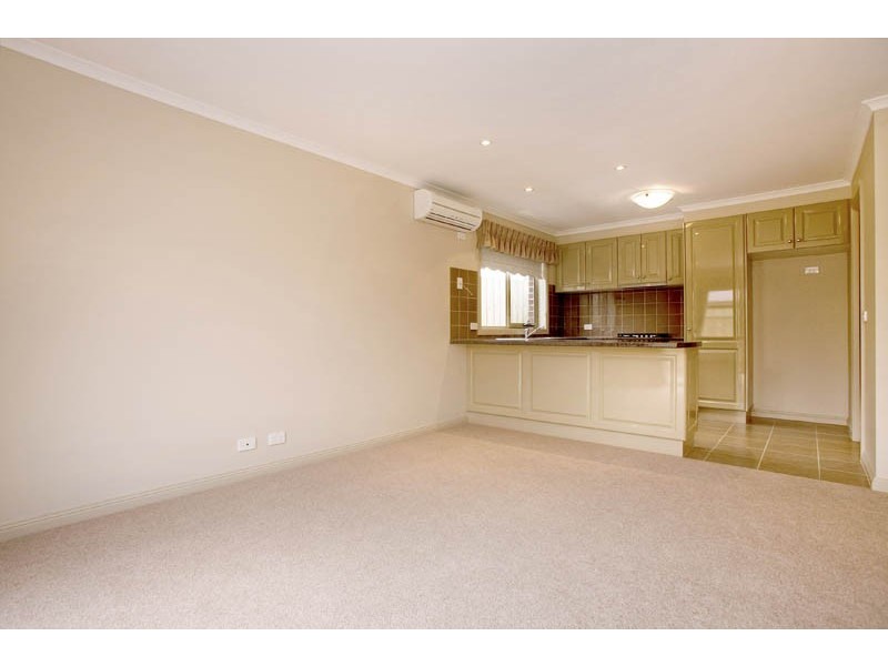 2/14 Regent Street, Belmont VIC 3216