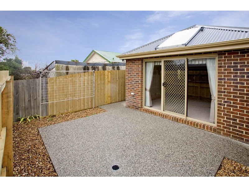 2/14 Regent Street, Belmont VIC 3216