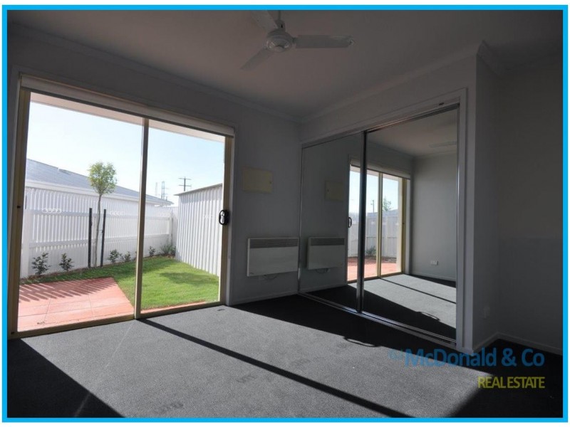 2/180 Cox Road, Lovely Banks VIC 3221