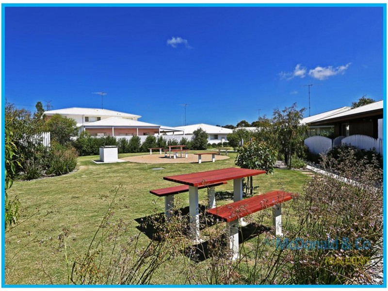 2/180 Cox Road, Lovely Banks VIC 3221