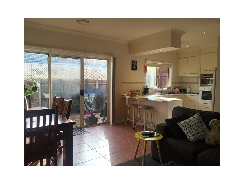 1/23 Vines Road, Hamlyn Heights VIC 3215