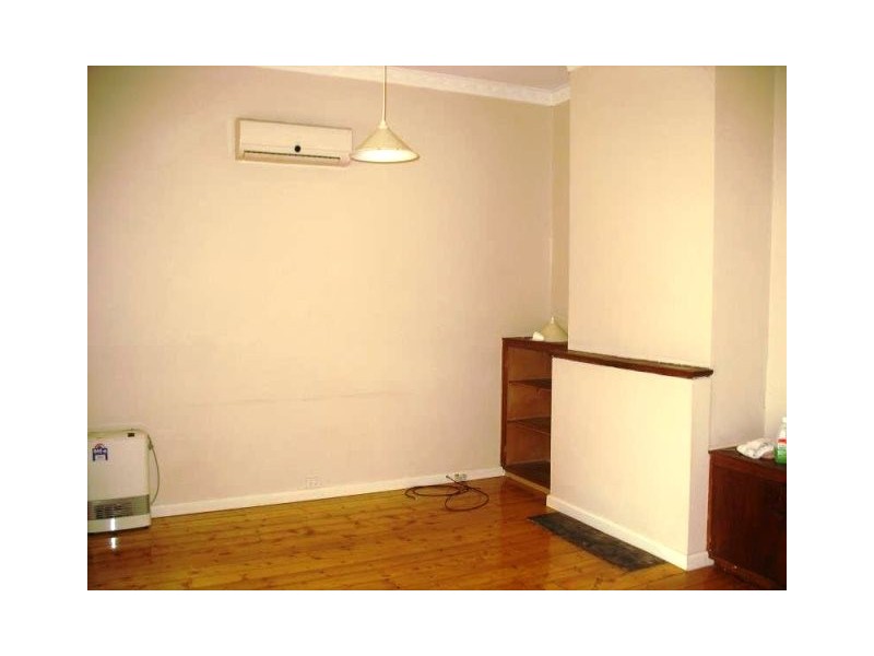 8 Lawton Avenue, Geelong West VIC 3218