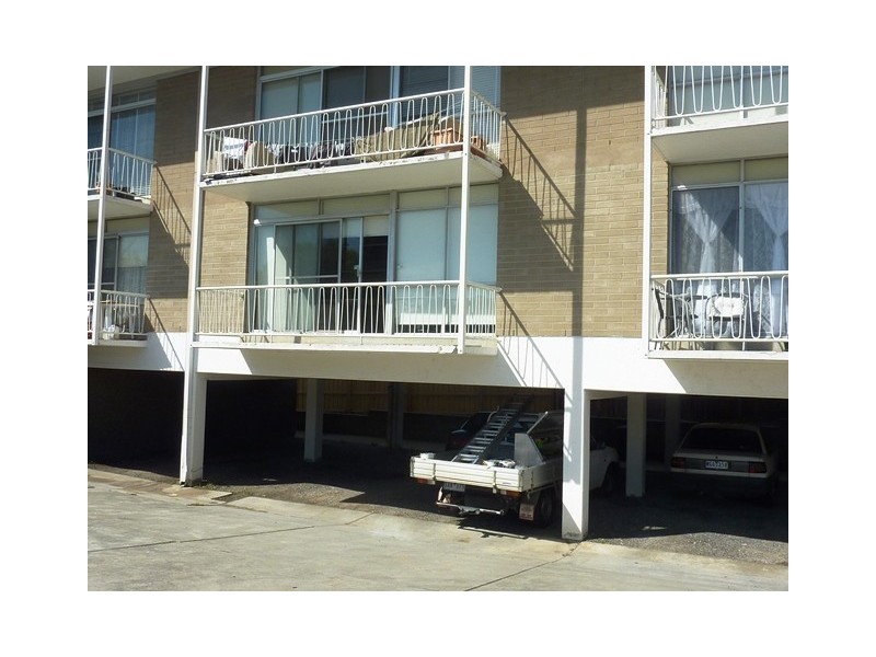 3/3 East Court, Newcomb VIC 3219