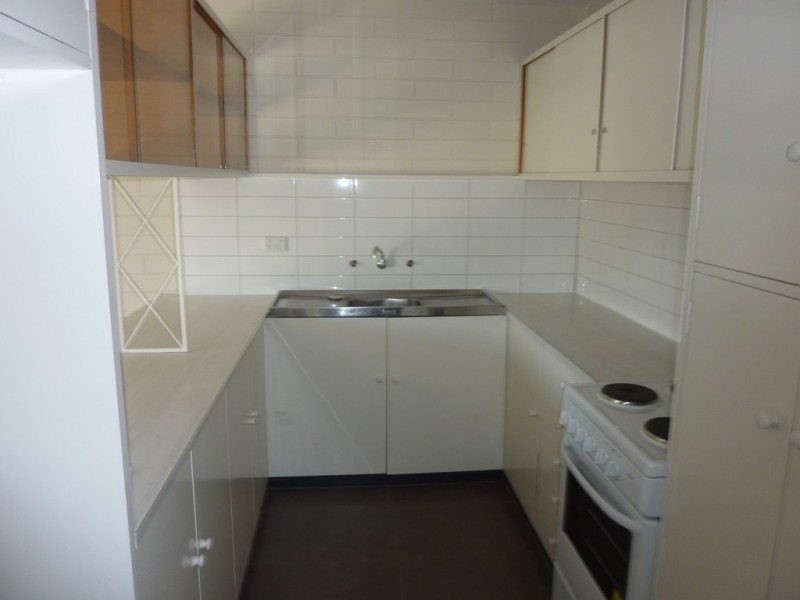 3/3 East Court, Newcomb VIC 3219