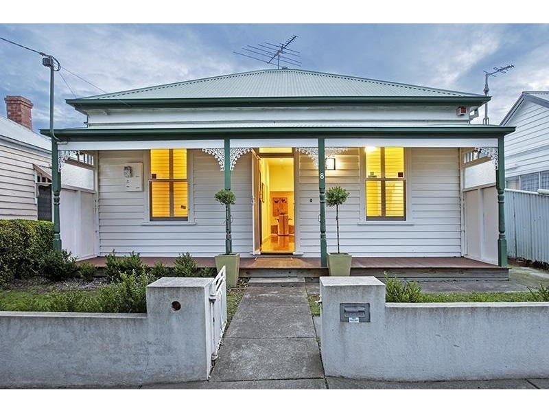 8 Bourke Crescent, Geelong VIC 3220