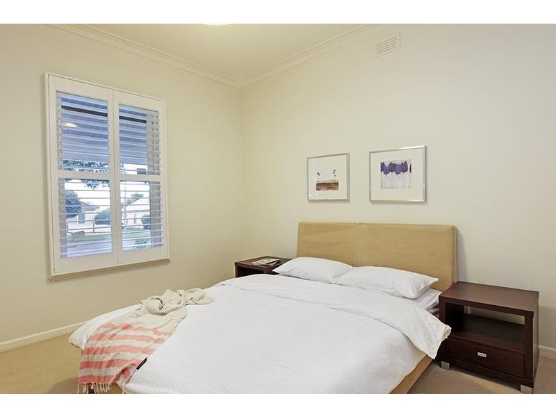 8 Bourke Crescent, Geelong VIC 3220