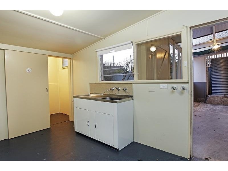 8 Bourke Crescent, Geelong VIC 3220