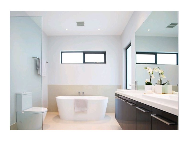11 Sargood Street, North Geelong VIC 3215