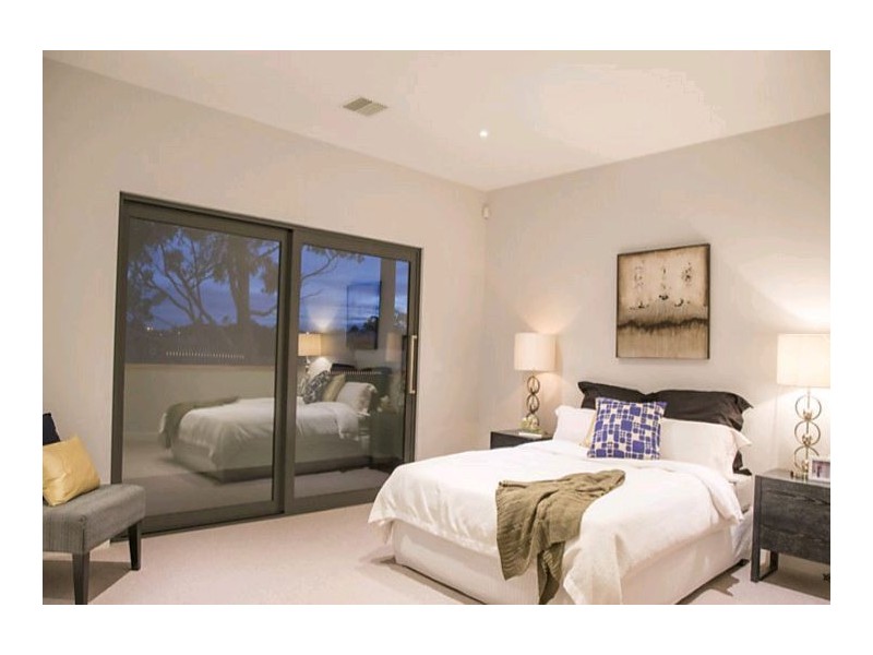 11 Sargood Street, North Geelong VIC 3215