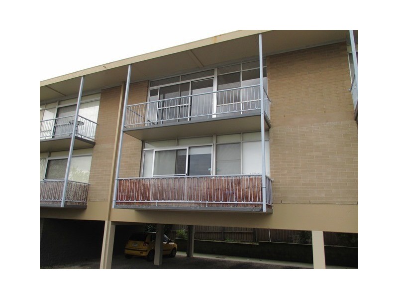 6/3 East Court, Newcomb VIC 3219
