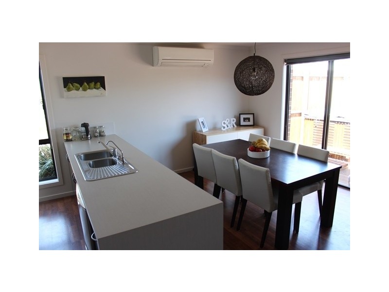 10-11 Viogner Place, Waurn Ponds VIC 3216