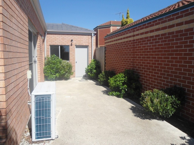 1/83 Francis Street, Belmont VIC 3216