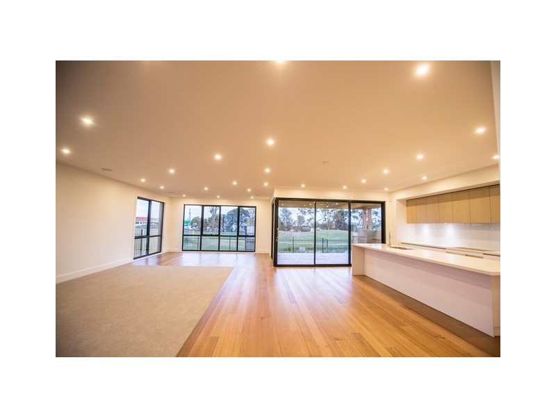 7 McCabe Doyle, North Geelong VIC 3215