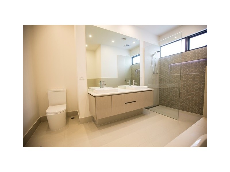 7 McCabe Doyle, North Geelong VIC 3215