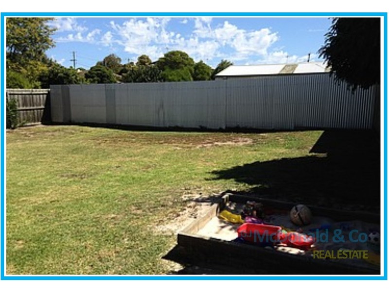 8 Graham Street, Hamlyn Heights VIC 3215