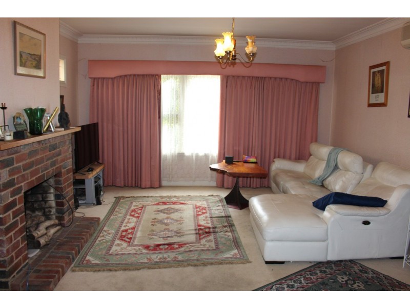 6 Lancaster Avenue, Newtown VIC 3220