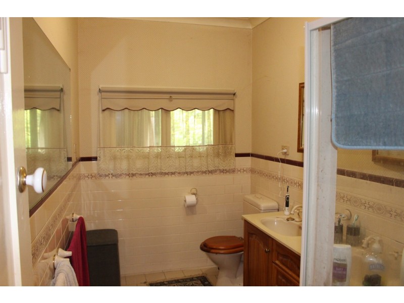 6 Lancaster Avenue, Newtown VIC 3220