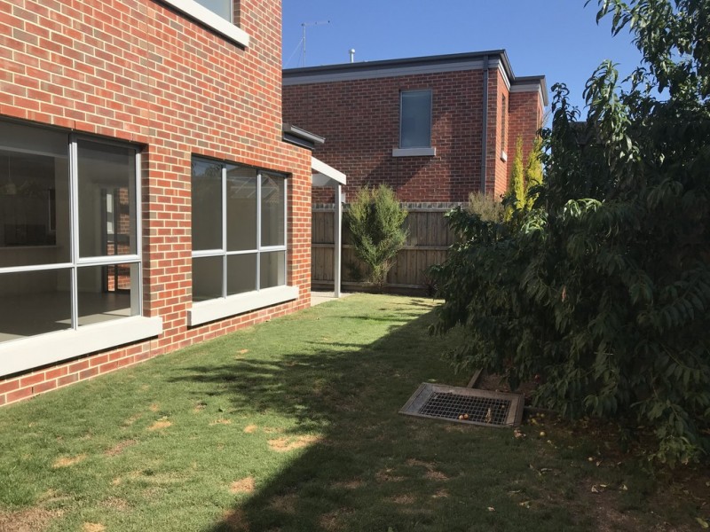 211A West Fyans Street, Newtown VIC 3220