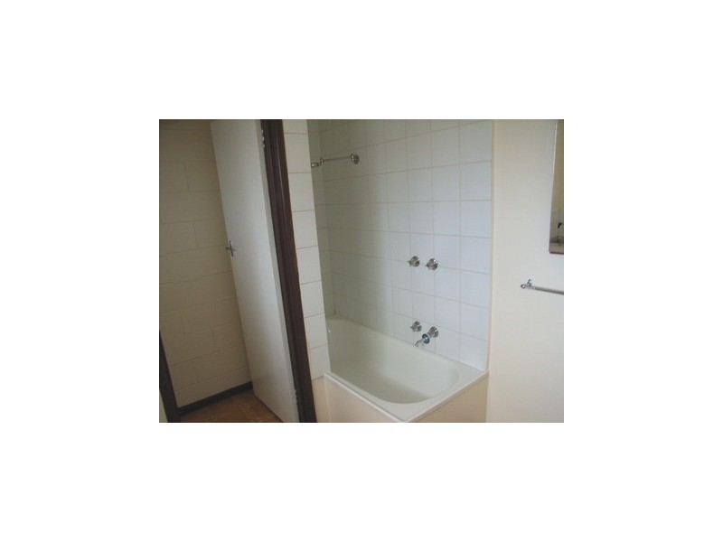 1/2 Atami Crescent, Corio VIC 3214