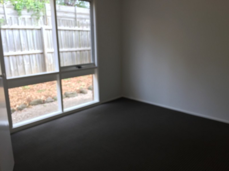 2/57 Calder Street, Manifold Heights VIC 3218