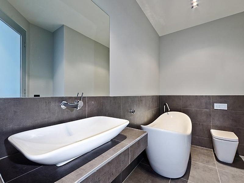 2B Huntingdon Street, Newtown VIC 3220