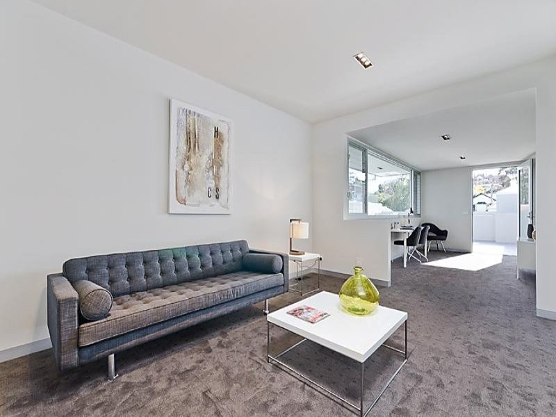 2B Huntingdon Street, Newtown VIC 3220