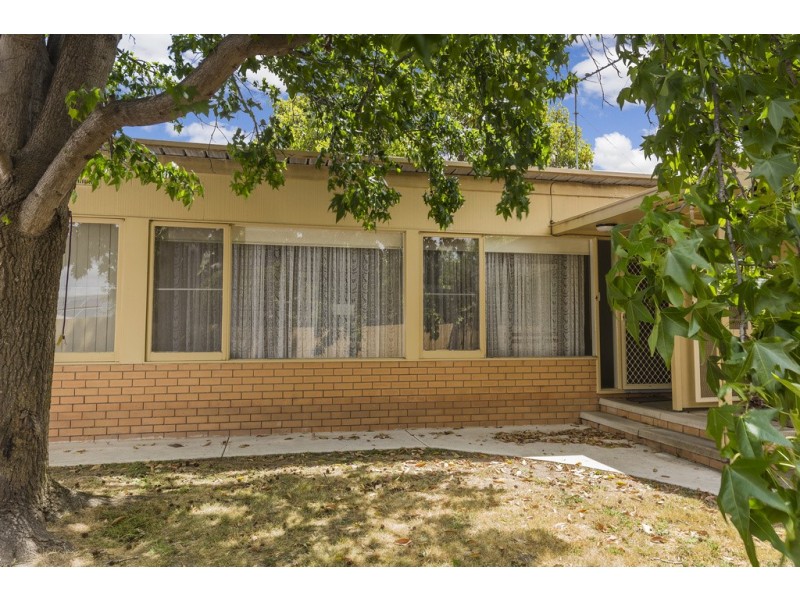 4/13 St Elmo Crescent, Highton VIC 3216