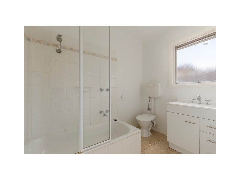 4/13 St Elmo Crescent, Highton VIC 3216