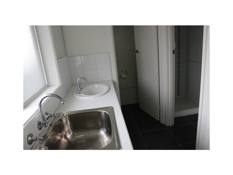 4/8 Lindel Street, Newcomb VIC 3219