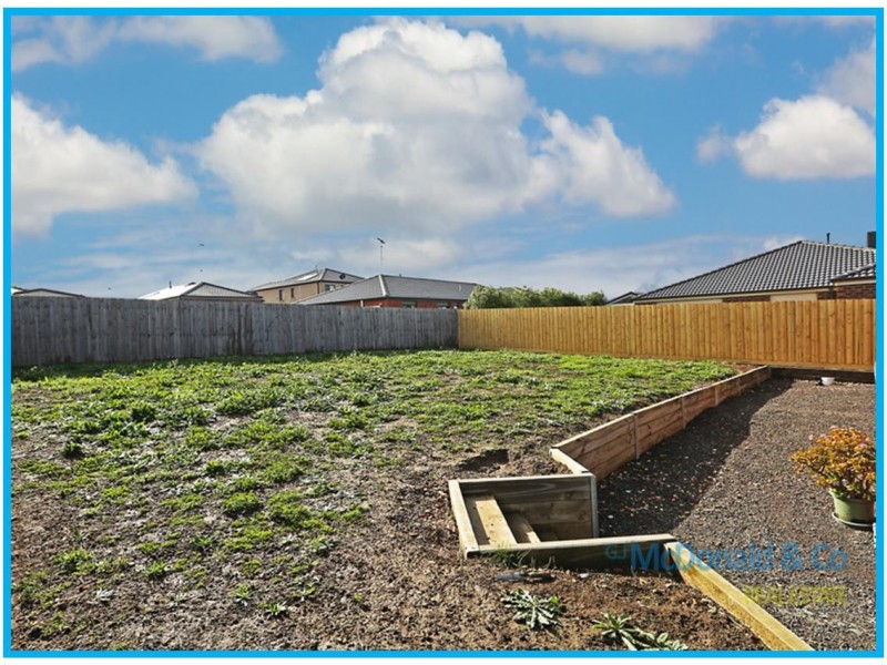 26 Sugargum Drive, Waurn Ponds VIC 3216