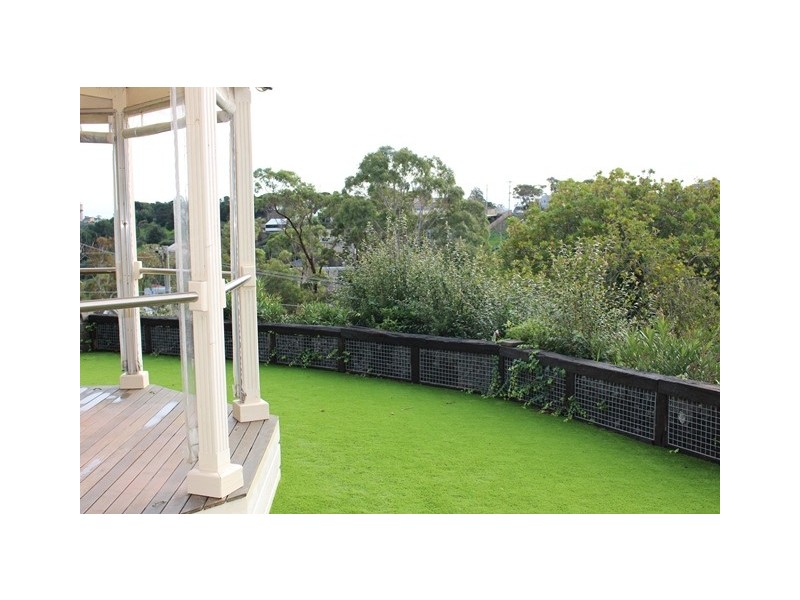 4 Heathfield Court, Newtown VIC 3220